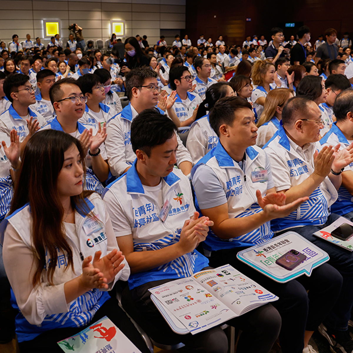 香港島58個青年團體首次大聯合 - 300 青年義工共同表達服務社區志願