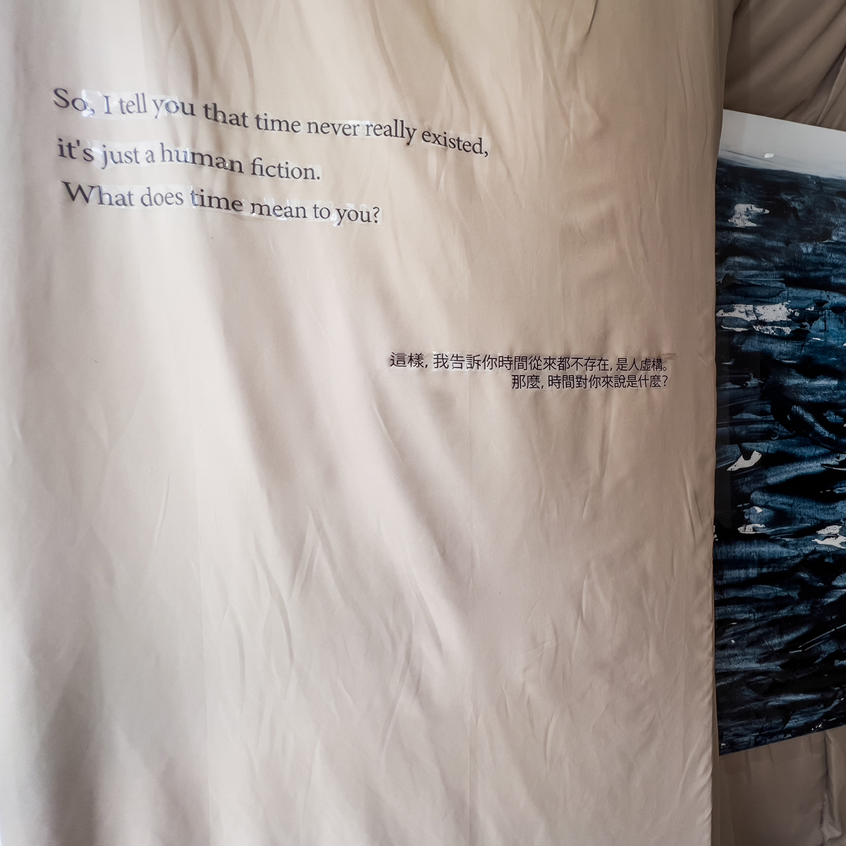 入畫:凝固在樹脂中的時間 - 記Rolland Cheung香港首個樹脂畫展《入畫:風、柔軟和速度》
